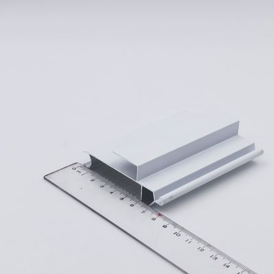 Хорошая цена Сила покрыла алюминиевые профили шторки ролика 0.4mm до 1.2mm толщиной для шкафа онлайн